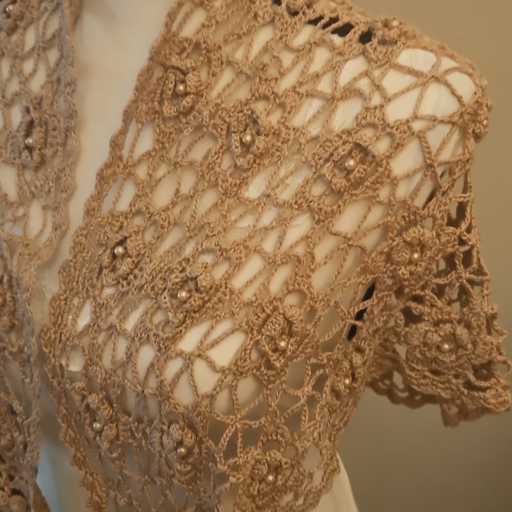 Vintage Tan Rose Pearl Crochet Shawl - Picture 4 of 9